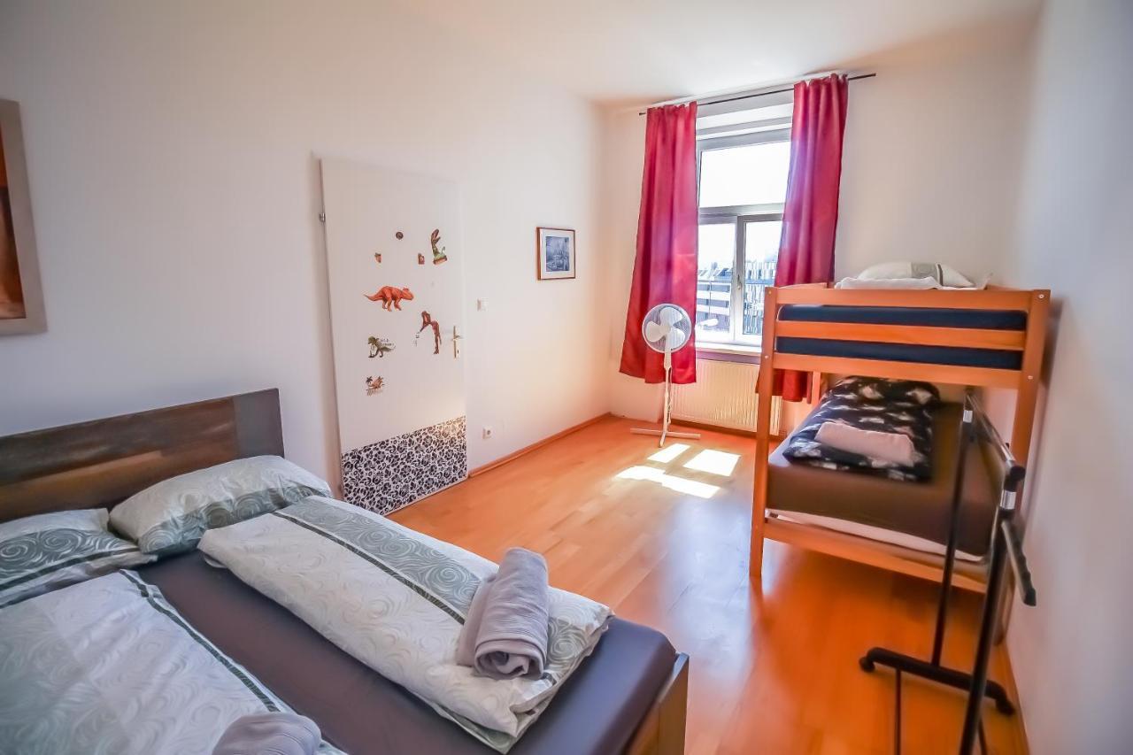 Luxurious South Of Lv8 Wien