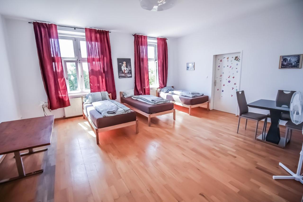 Luxurious South Of Lv8 Wien